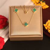 Verdant Clover Chain