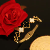 Elegance Clover Charm Bracelet