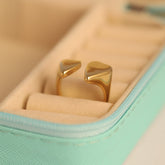 Spotlight Sweethearts