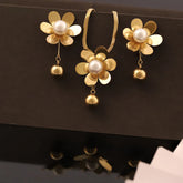 Golden Daisy Pearl Set