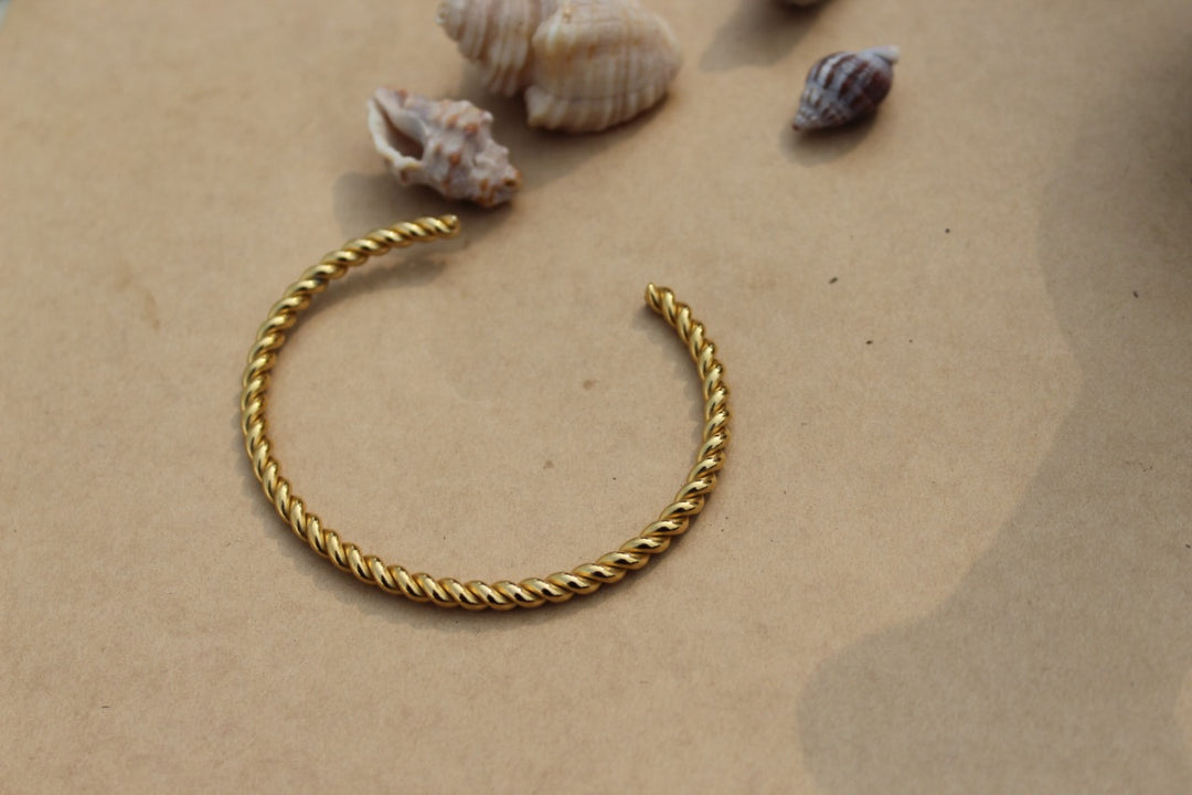 Twist Glow Cuff