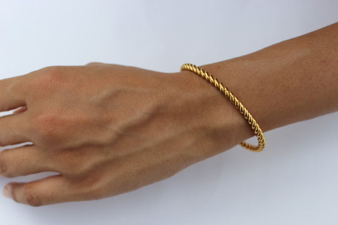 Twist Glow Cuff