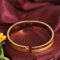 Luxe Line Bangle