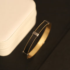 Black Elegance Bracelet
