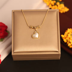 Golden Pearl Heart