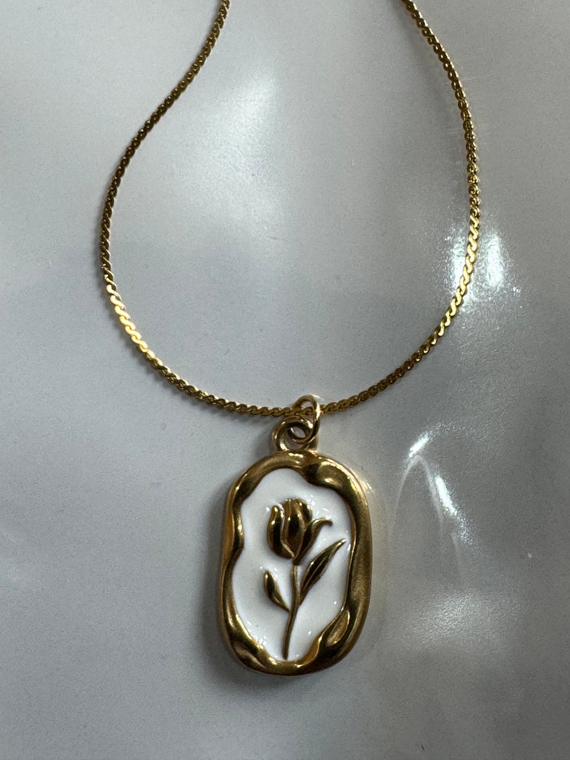 Tiny Bloom Necklace