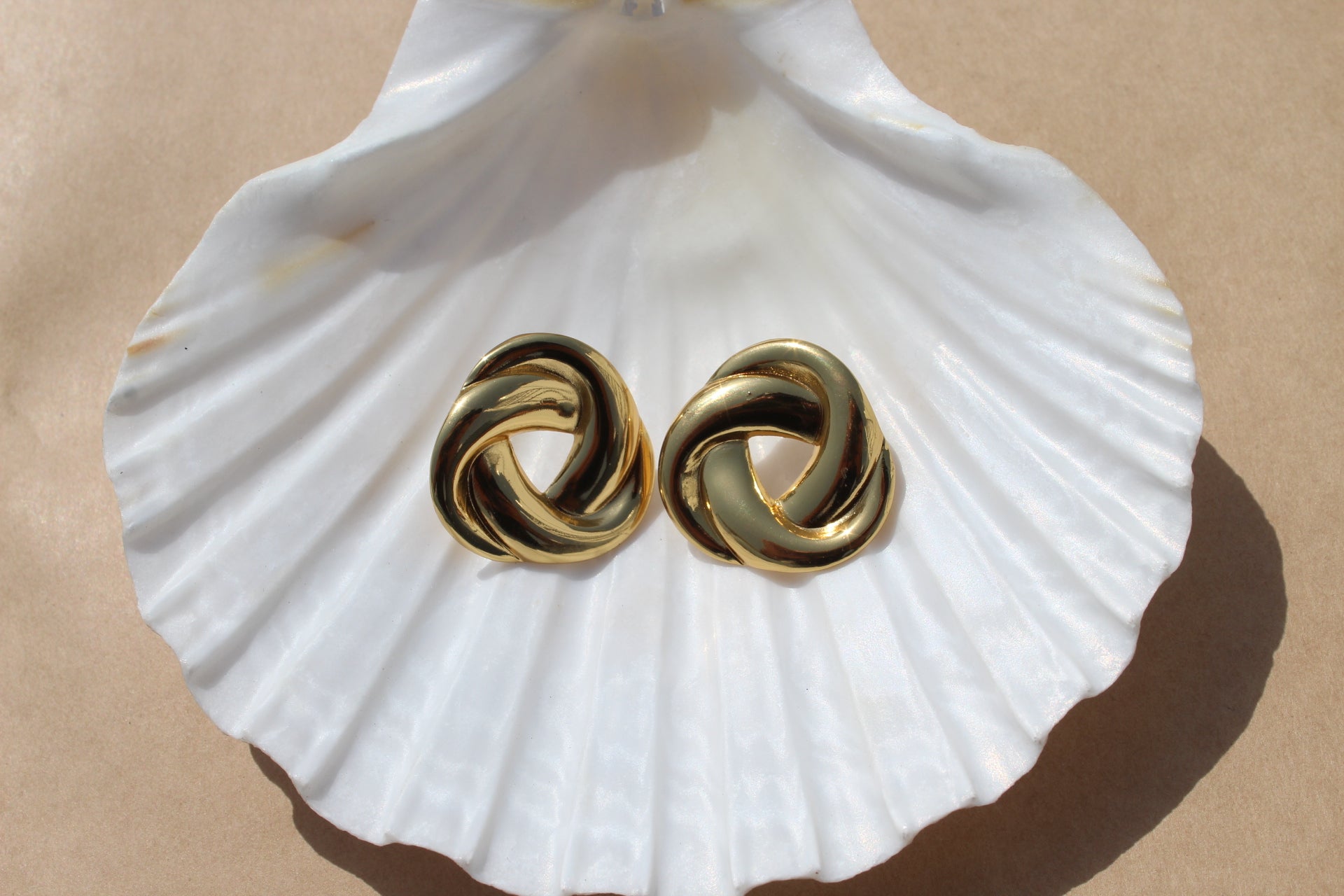 Flora Knot