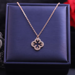 Luna Fleur Necklace