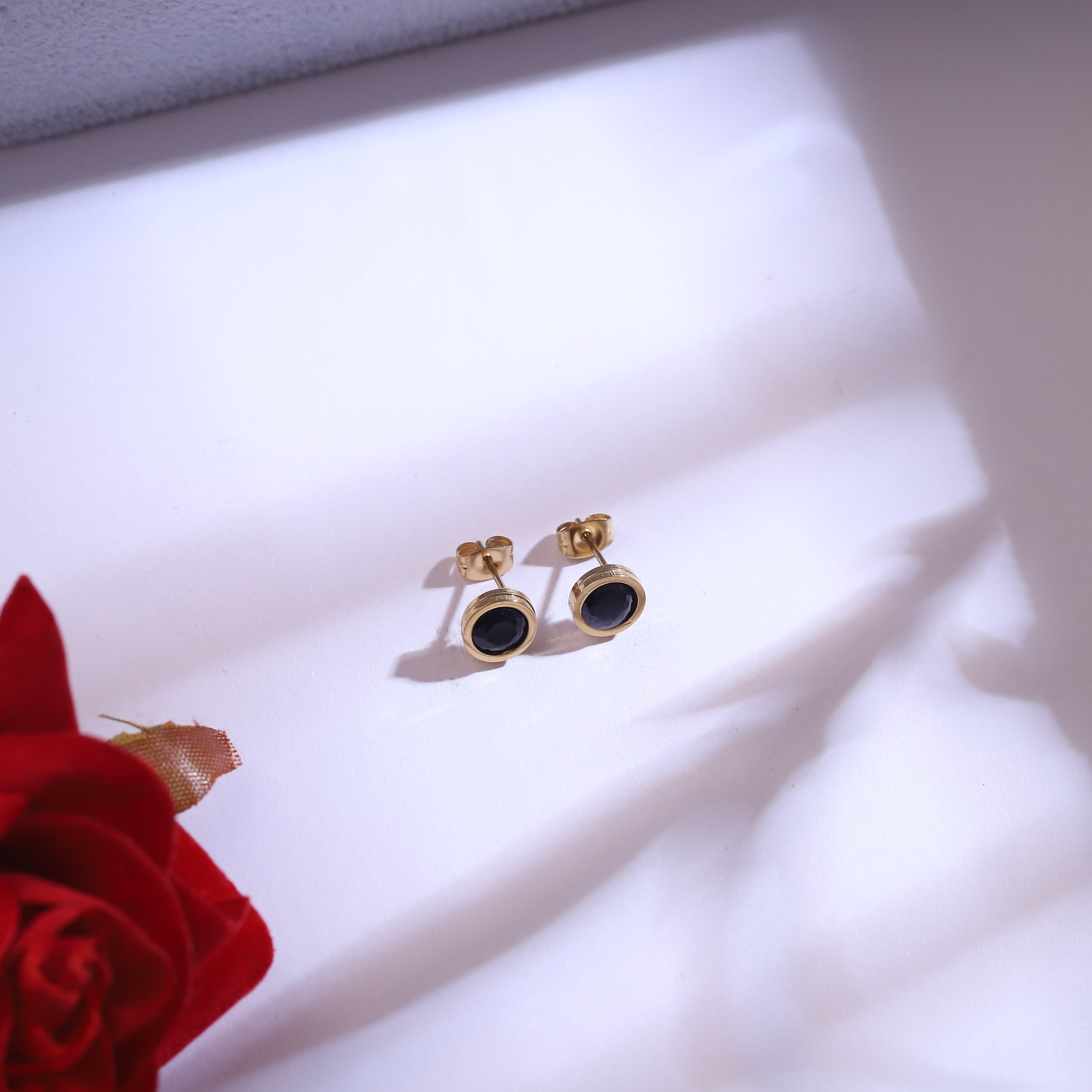 Elegant Greek Maze Pendant & Stud Earrings Set