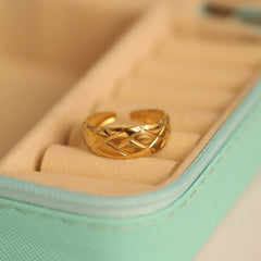 Quilted Gleam Ring