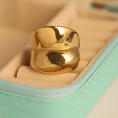 Lustrous Aura Ring