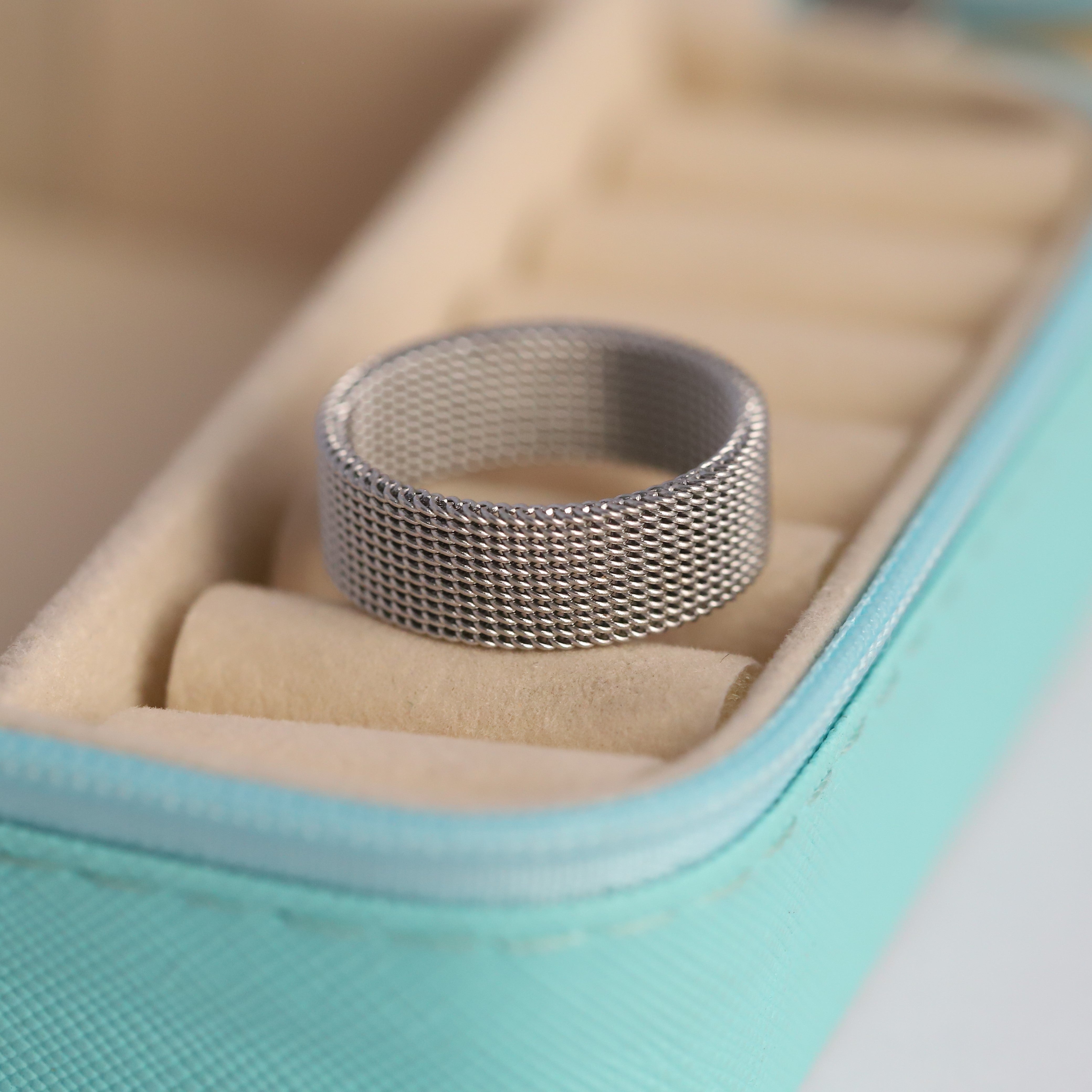 The Nova Mesh Band – Signature Edit