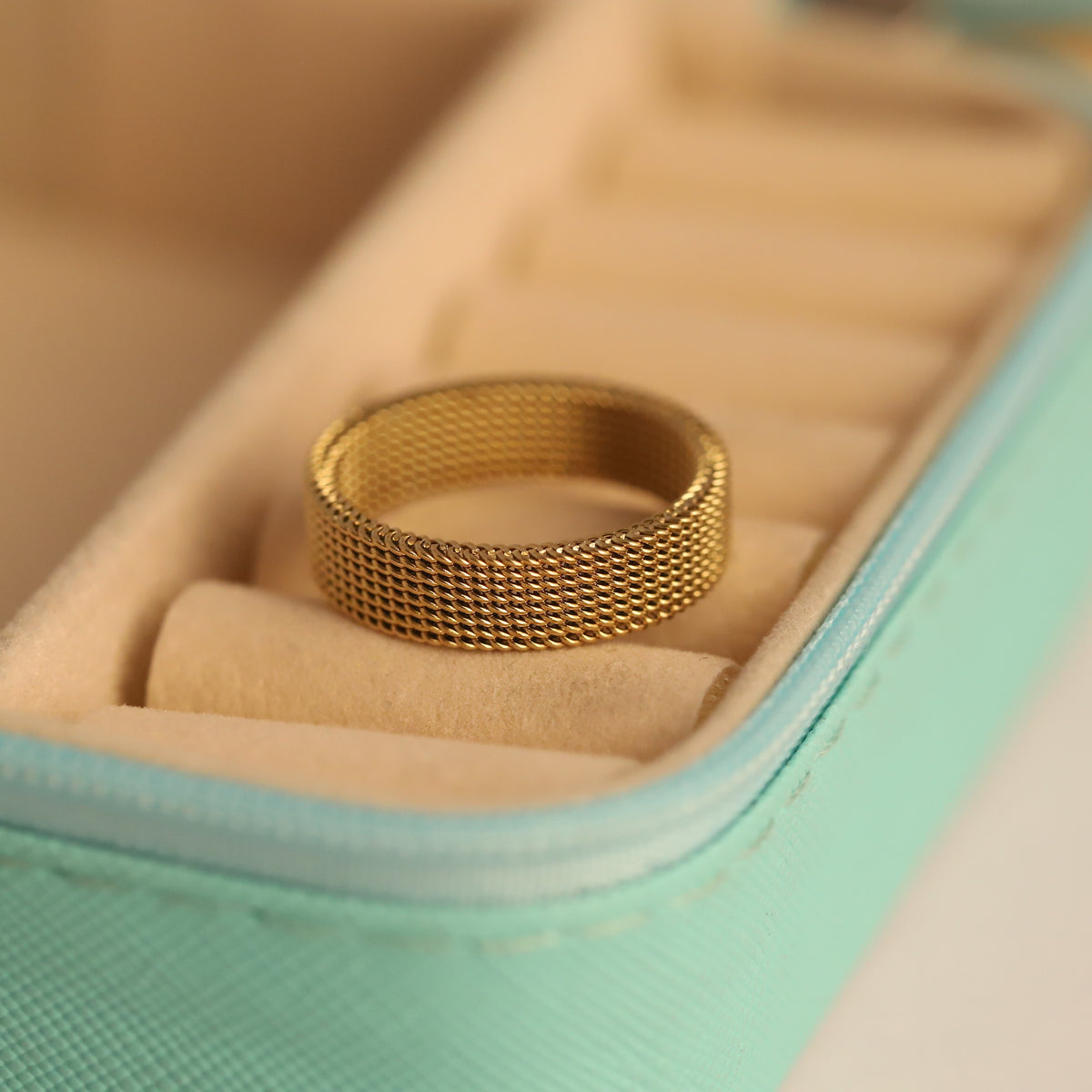The Nova Mesh Band – Signature Edit