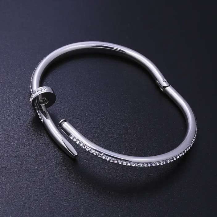 Luxe Nail Curve Bangle