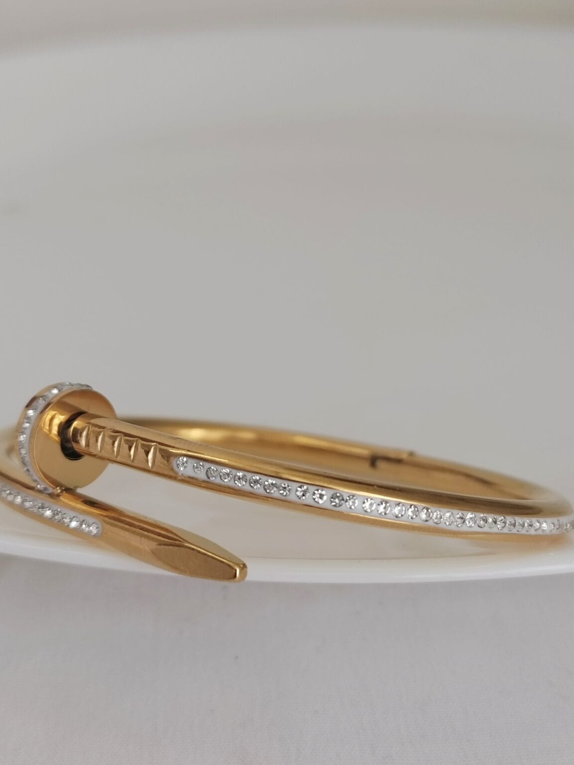 Luxe Nail Curve Bangle