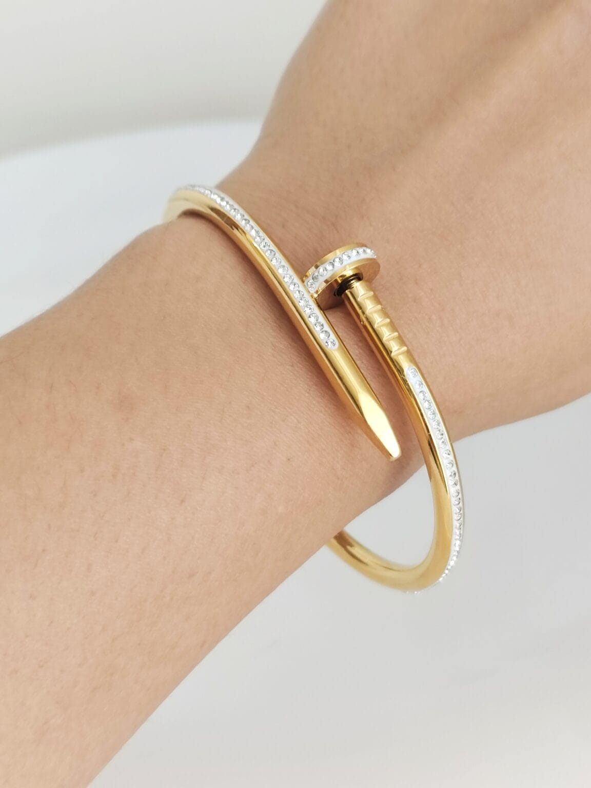Luxe Nail Curve Bangle