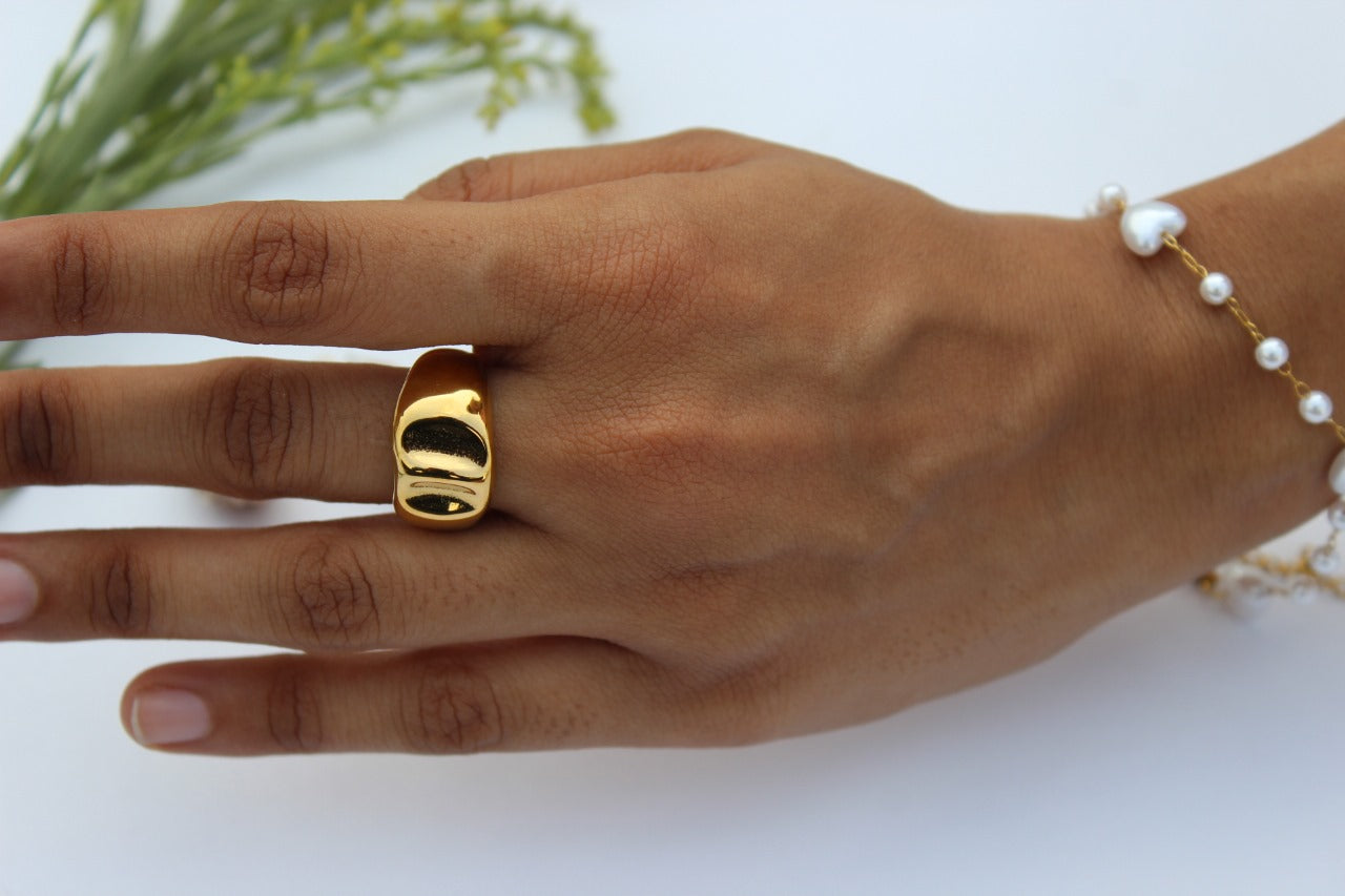 Bold Curve Ring